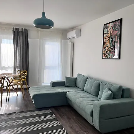 The Wheel I Belvedere Apartment *